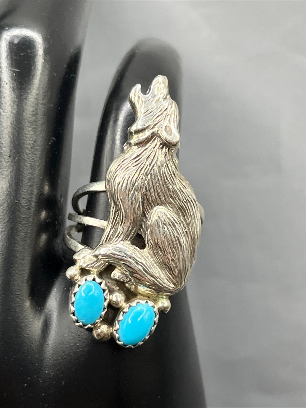Running Bear Sterling Silver Howling Wolf Triple Shank Ring